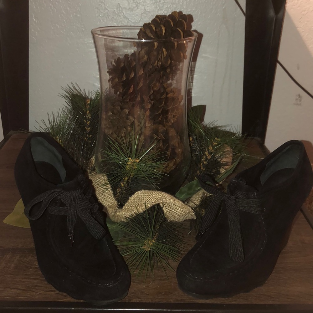 BCBGMAXAZRIA Ankle Boots- EUC